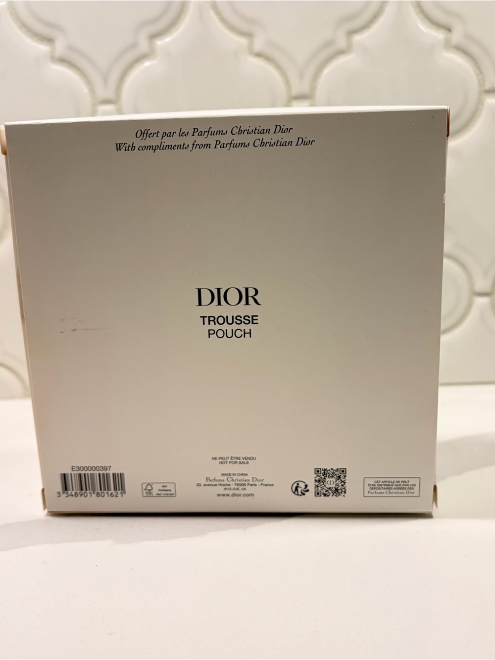 DIOR Beauty Makeup
Cosmetic Pouch Case
Embroidered Butterfly🦋 - Picture 6 of 6